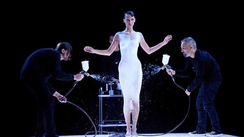 Manel Torres revoluciona la moda con el vestido Spray de Bella Hadid