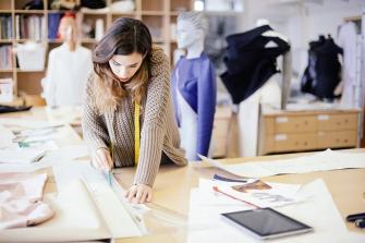 Foco en rentabilidad: las empresas de moda en España priorizan ganar más frente a crecer más